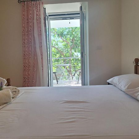 Lucas Apartments Himara Kültér fotó