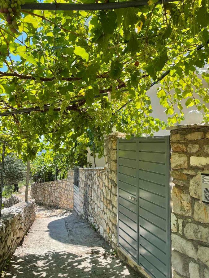 Lucas Apartments Himara Kültér fotó