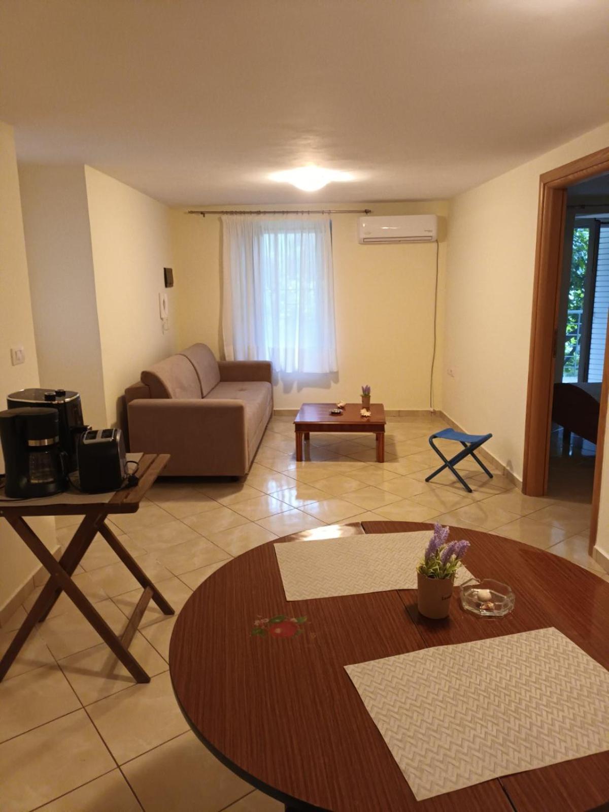 Lucas Apartments Himara Kültér fotó