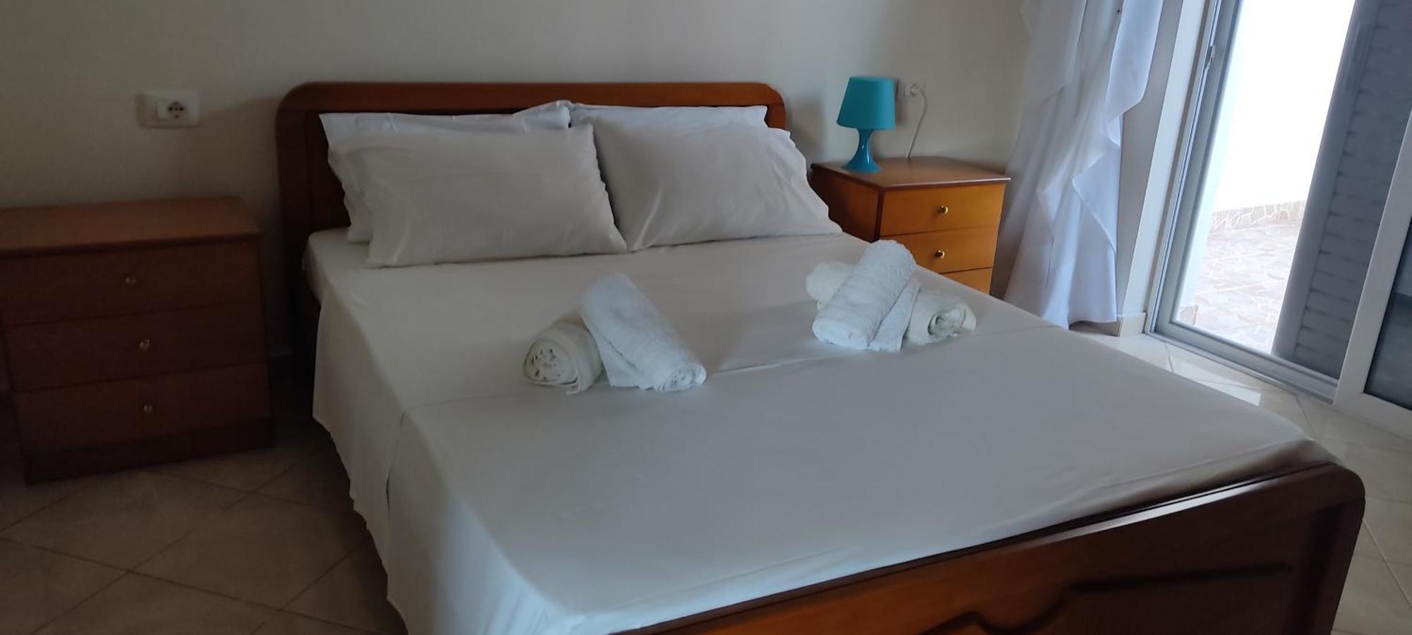 Lucas Apartments Himara Szoba fotó