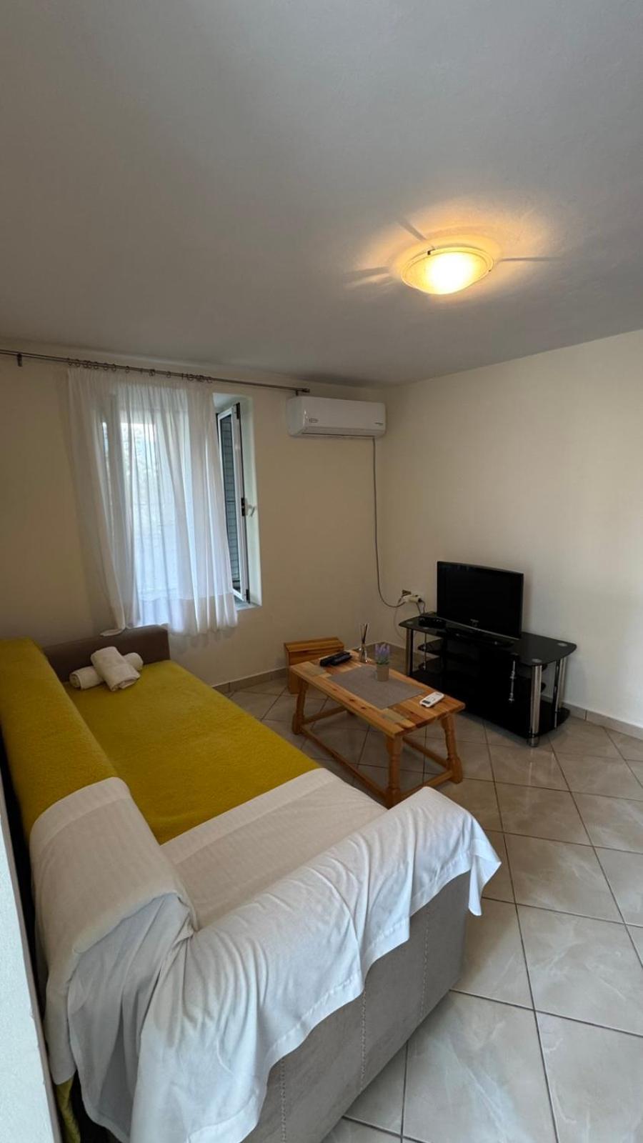 Lucas Apartments Himara Szoba fotó